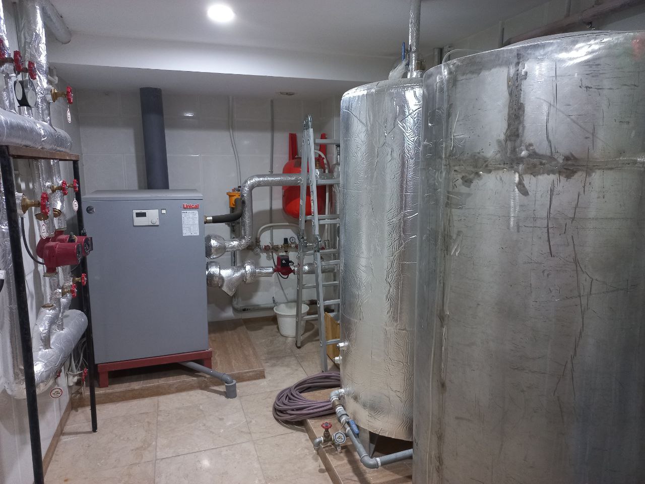 اجرای موتورخانه با نصب دیگ چگالشی مدولکس ۱۰۰